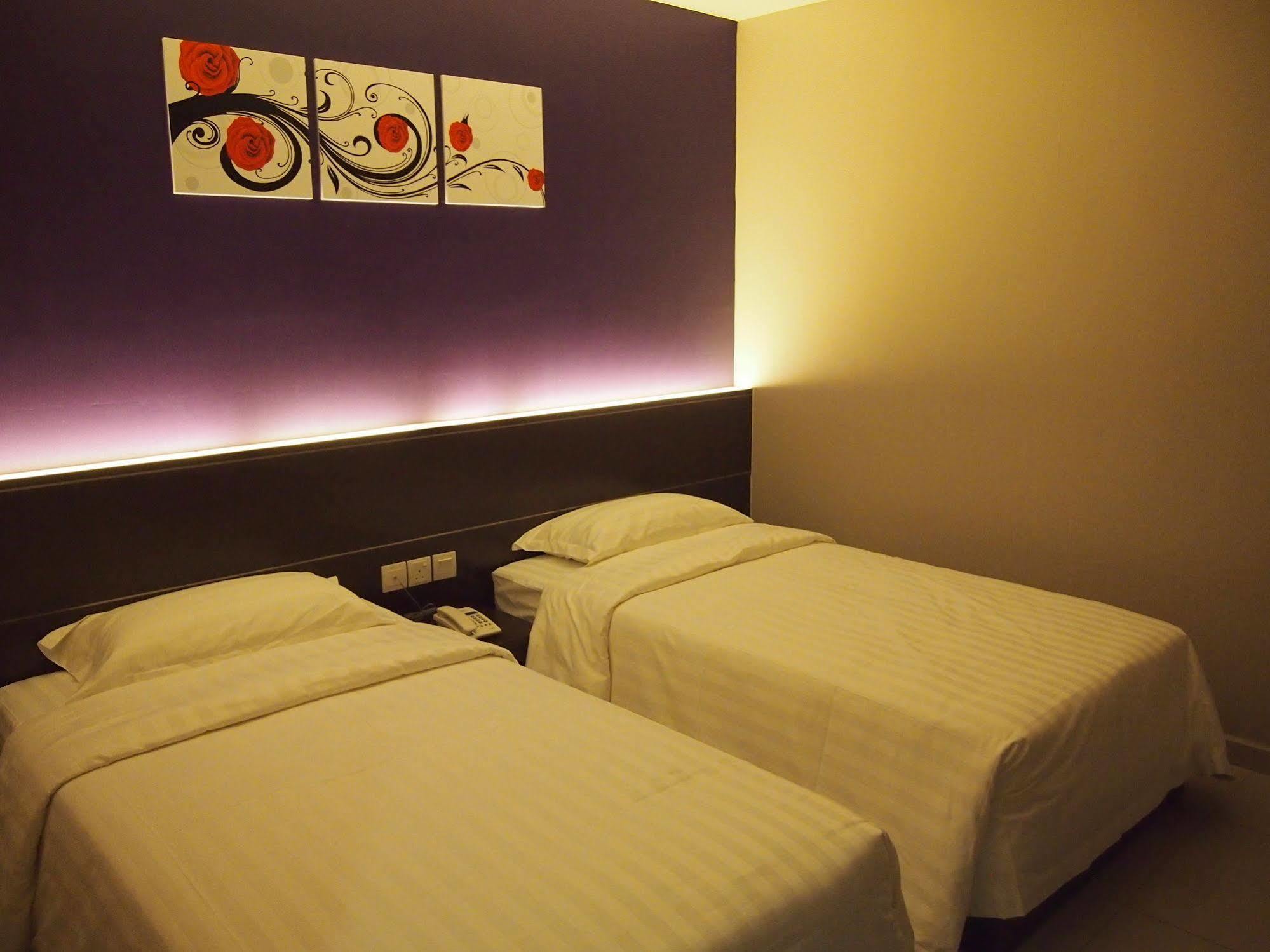Star Bay Hotel Lumut Eksteriør billede